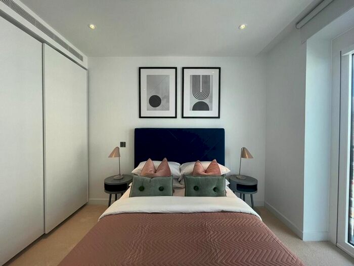 2 Bedroom Flat To Rent In White City Living, Belvedere Row, W12