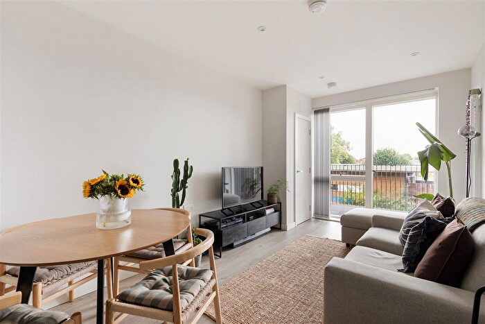 1 Bedroom Flat For Sale In Mission Grove, Walthamstow, E17