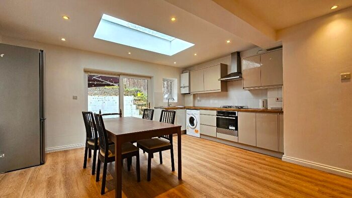 4 Bedroom Terraced House To Rent In Whytecliffe Road South, CR8