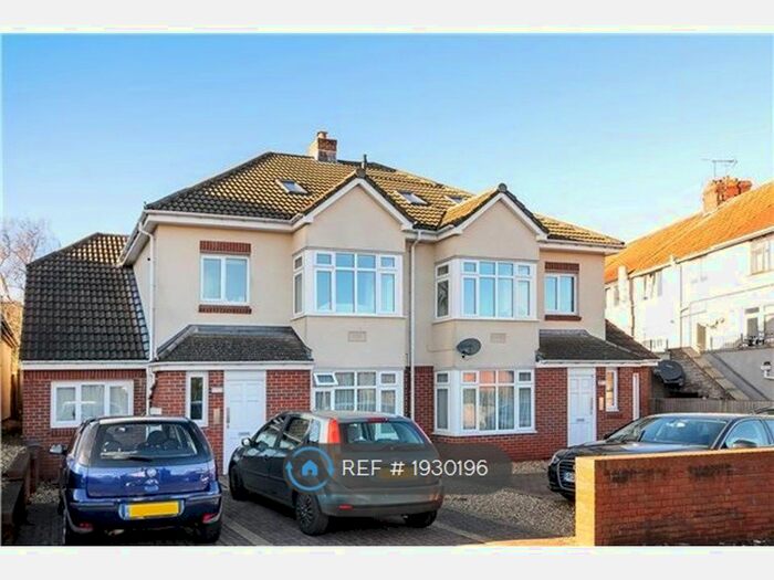 2 Bedroom Flat To Rent In Cransley Crescent, Bristol, BS9