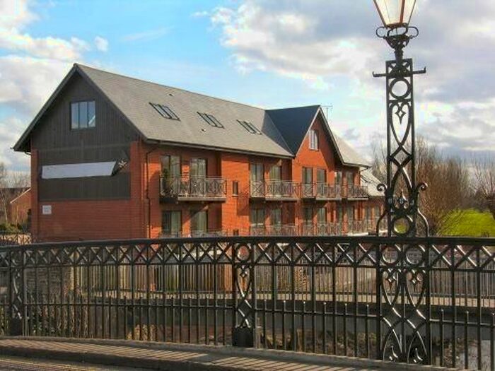 1 Bedroom Flat To Rent In Tickford Street, Newport Pagnell, MK16