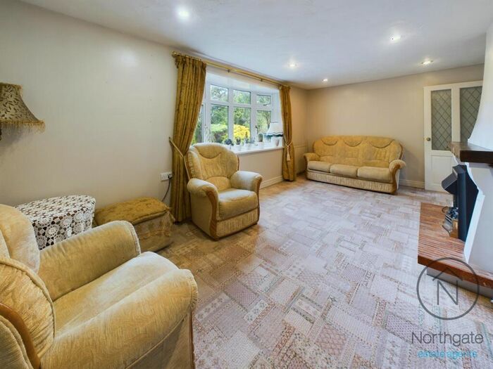 2 Bedroom Detached Bungalow For Sale In Clarence Green, Newton Aycliffe, DL5