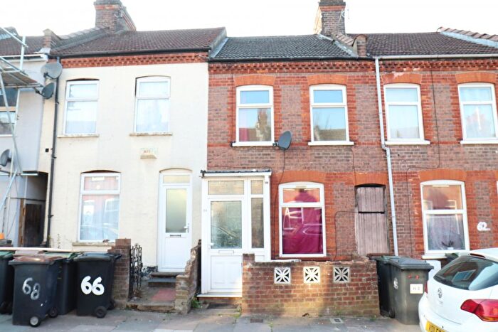 2 Bedroom Terraced House To Rent In Butlin Road, LU1
