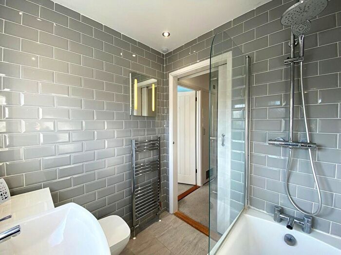 3 Bedroom End Of Terrace House For Sale In Lealand Road, Drayton, Hampshire, PO6