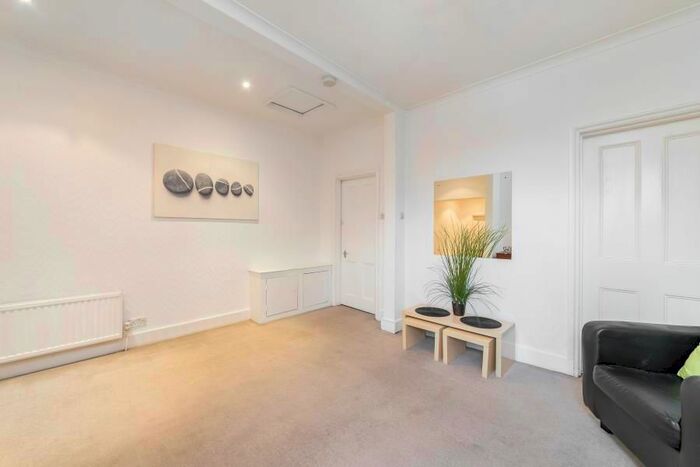 2 Bedroom Flat To Rent In Model Cottages, Northfield Avenue, London, W13