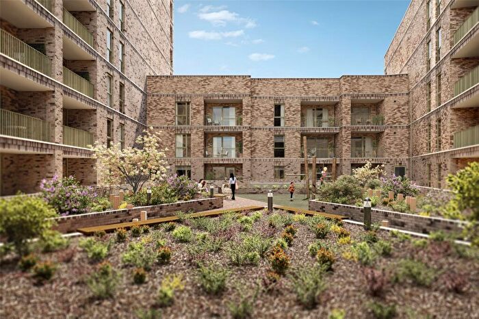 2 Bedroom Flat For Sale In Holmanleaze, Maidenhead, Berkshire, SL6