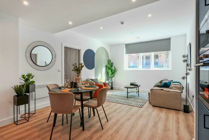 2 Bedroom Apartment To Rent In Soyo Square, Leeds, West Yorkshire, LS2