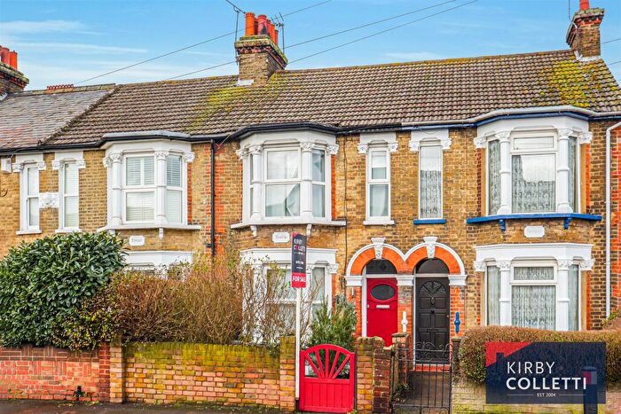 2 Bedroom Terraced House For Sale In Rye Road, Hoddesdon, EN11