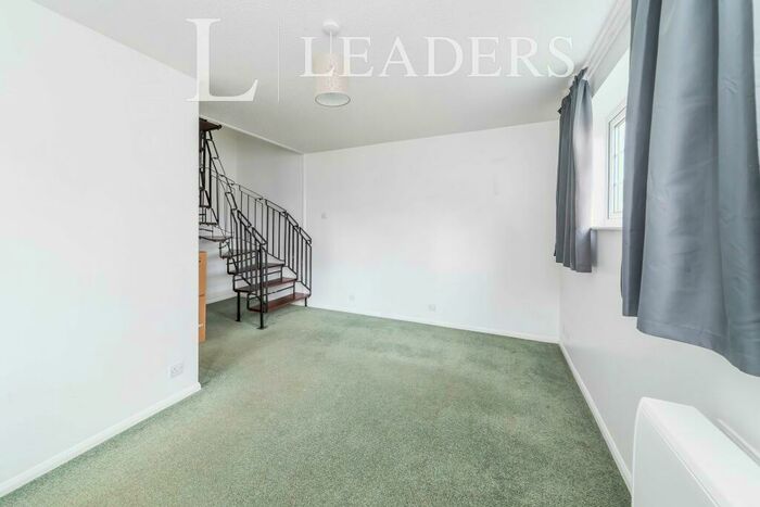 1 Bedroom Terraced House To Rent In Maple Drive, RH19