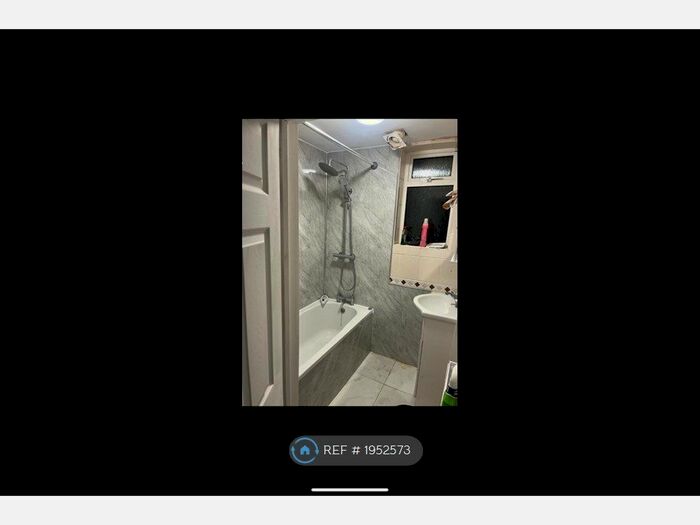 5 Bedroom Bungalow To Rent In Kinson Road, Bounmouth, BH10