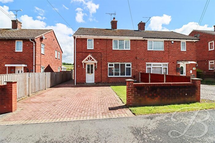 3 Bedroom Semi-Detached House For Sale In Queen Street, Pilsley, Chesterfield, S45