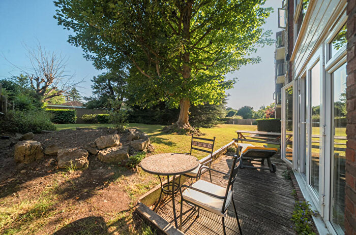 2 Bedroom Apartment For Sale In Foxgrove Road, Beckenham, BR3