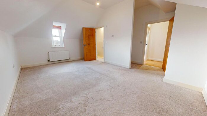 2 Bedroom Flat For Sale In Dorchester Road, Weymouth, DT4