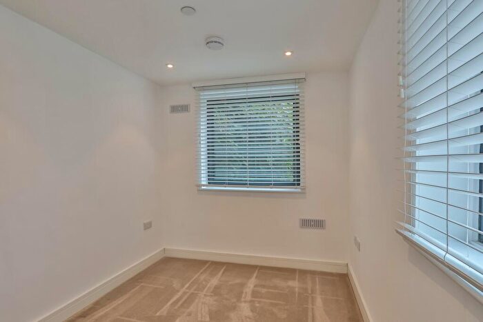 1 Bedroom Flat To Rent In Hinton Road, Bournemouth, Dorset, BH1