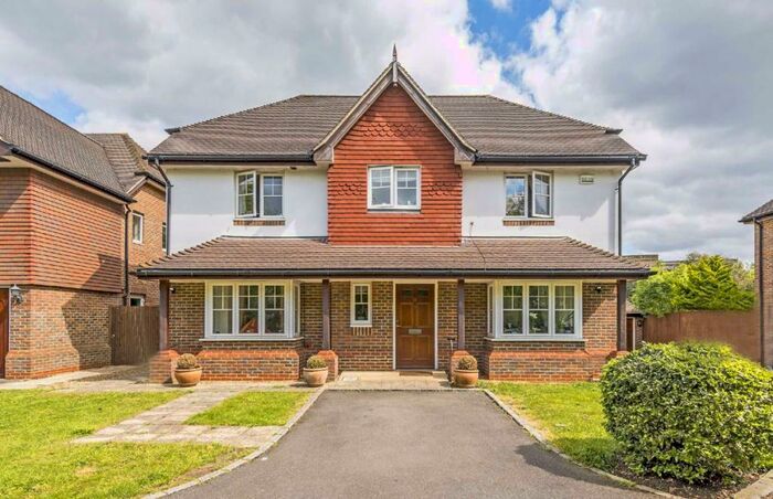 5 Bedroom Detached House To Rent In Hurst Road, East Molesey, KT8