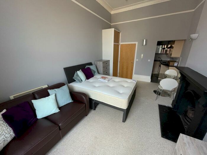 Studio To Rent In Cotham Hill, Cotham, Bristol, BS6