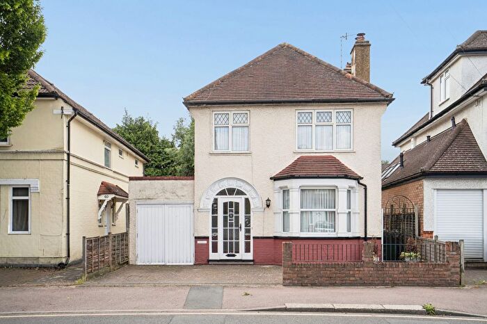 3 Bedroom Detached House For Sale In Bushey Mill Lane, Watford, WD24