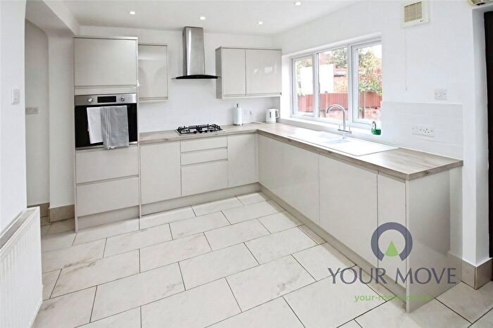 3 Bedroom Semi-Detached House To Rent In Gloucester Road, Bedford, Bedfordshire, MK42