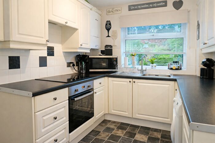 3 Bedroom End Of Terrace House To Rent In Polperro Close, Orpington, BR6