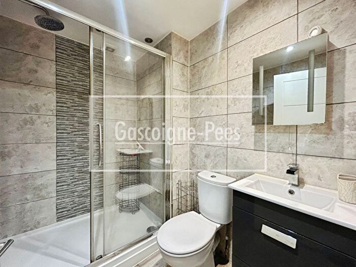 1 Bedroom Flat To Rent In Victoria Road, Aldershot, GU11