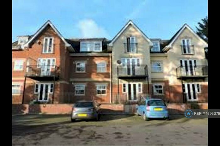 2 Bedroom Flat To Rent In The Avenue, Fareham, PO14