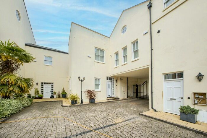 2 Bedroom Semi-Detached House To Rent In Windsor Street, Leamington Spa, Warwickshire, CV32