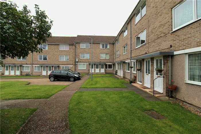 2 Bedroom Flat To Rent In Kent Avenue, Ealing, W13