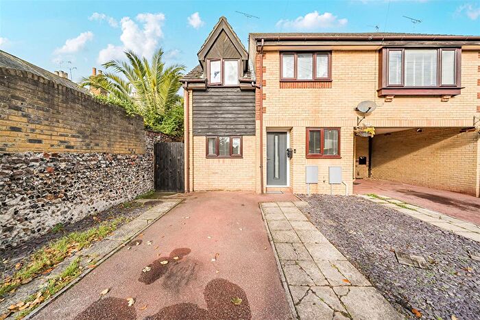 4 Bedroom End Terrace House For Sale In Livingstone Road, Broadstairs, CT10