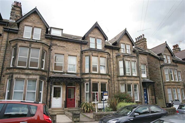 2 Bedroom Flat To Rent In Flat Hyde Park Road, Harrogate, HG1