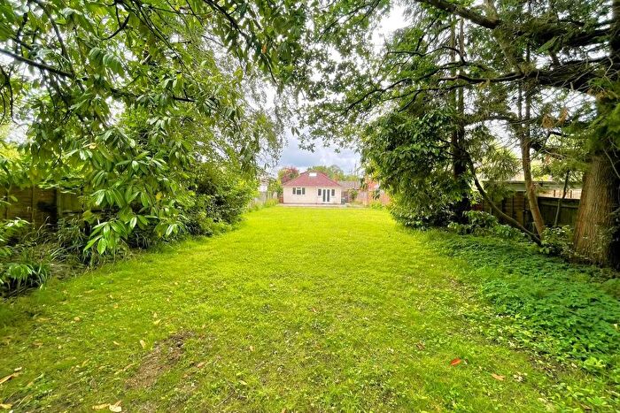 6 Bedroom Bungalow For Sale In Wood Street, Ash Vale, Surrey, GU12