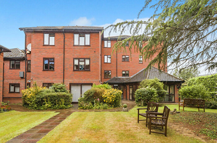 1 Bedroom Apartment For Sale In Farnborough Common, Orpington, Kent, BR6