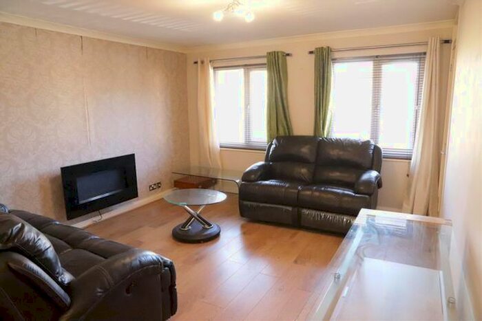 1 Bedroom Flat To Rent In Pippins Close, West Drayton, Middlesex, UB7