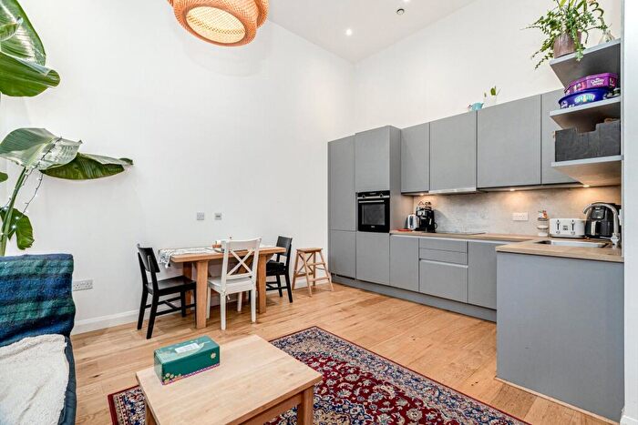 2 Bedroom Apartment For Sale In Shakespeare Street, North Kelvinside, Glasgow, G20
