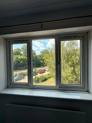 1 Bedroom Flat To Rent In B Cockfosters Road, Barnet, EN4