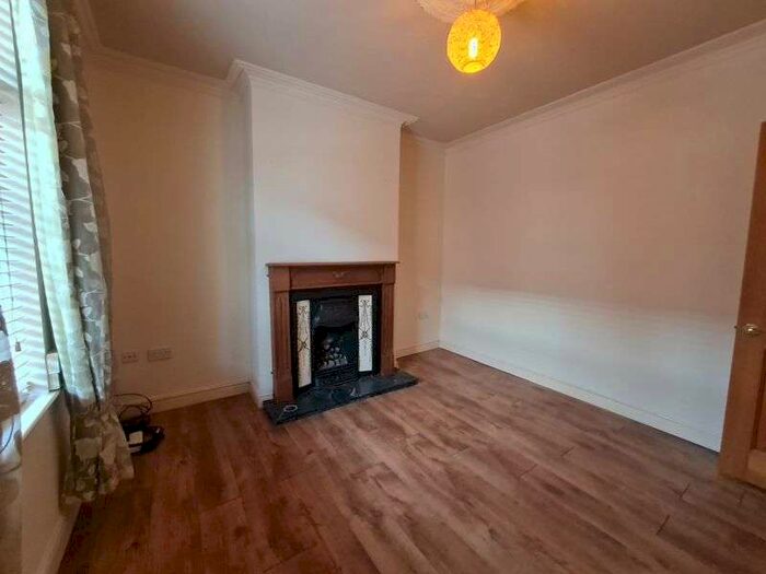 3 Bedroom Property To Rent In Sharp Street, Hull, HU5