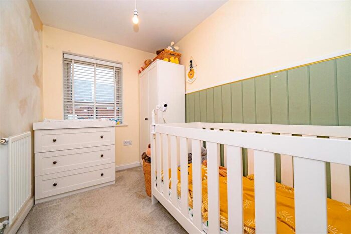 3 Bedroom Semi-Detached House For Sale In Woodwhite Way, Hemel Hempstead, HP2