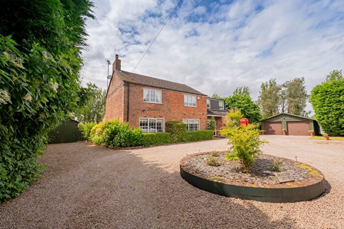 4 Bedroom Detached House For Sale In Pius Drove, Upwell, Wisbech, PE14