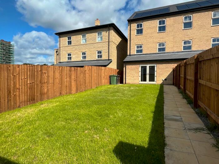 4 Bedroom Property To Rent In Magnolia Road, Seacroft, Leeds, LS14