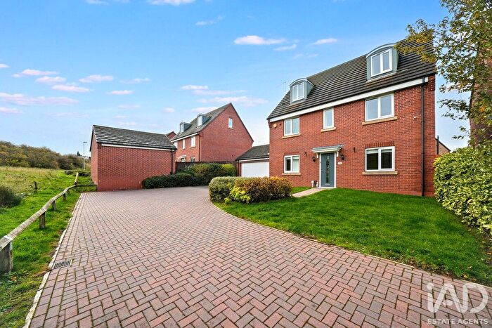 5 Bedroom Detached House For Sale In Pullman Drive, Kingswinford, DY6