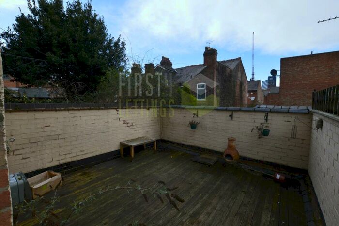 4 Bedroom Terraced House To Rent In College Avenue, Highfields, LE2