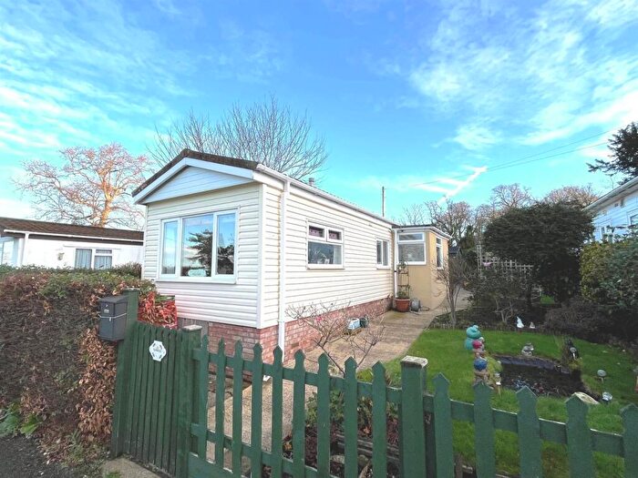 2 Bedroom Detached Bungalow For Sale In Old Road, East Cowes, PO32