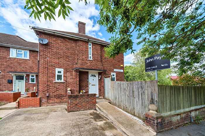 3 Bedroom End Of Terrace House For Sale In The Knole, Eltham, SE9