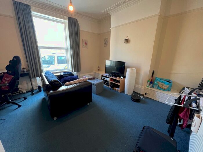 1 Bedroom Flat To Rent In Ground Floor Flat, Clifton Street, Plymouth, PL4