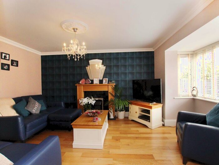 5 Bedroom Detached House For Sale In Graig Y Mynydd, Gelliseren, Tonyrefail, CF39