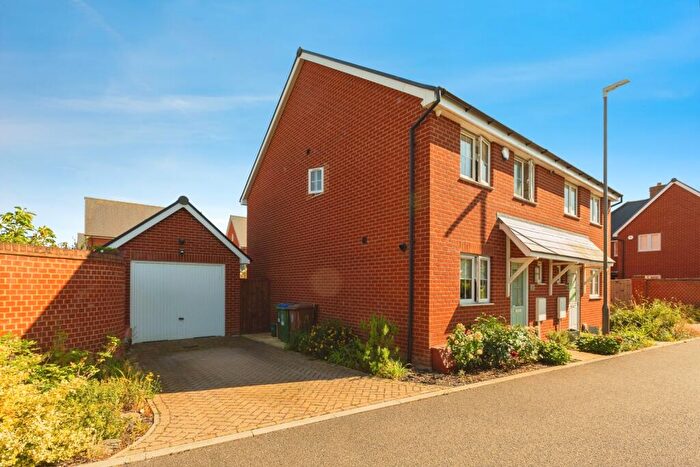 3 Bedroom Semi-Detached House For Sale In Engine Lane, Broughton, Aylesbury, Buckinghamshire, HP22