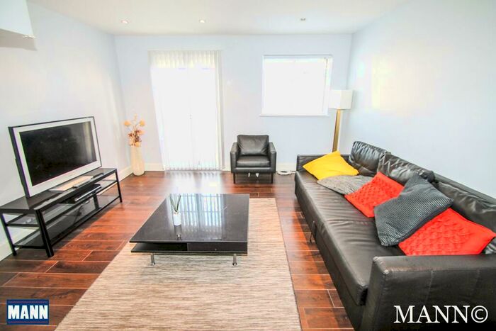 2 Bedroom House To Rent In Guild Road, Erith, DA8