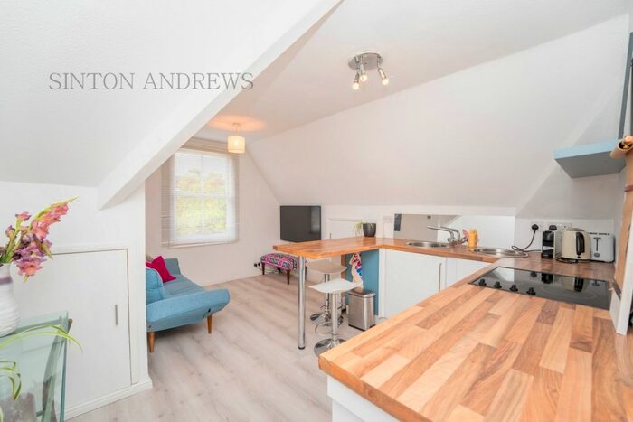 1 Bedroom Flat To Rent In Culmington Road, Ealing, W13
