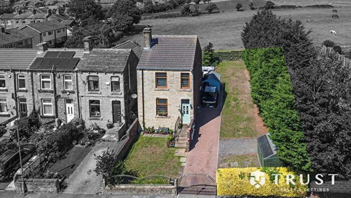3 Bedroom Detached House For Sale In Quarryfields, Mirfield, WF14