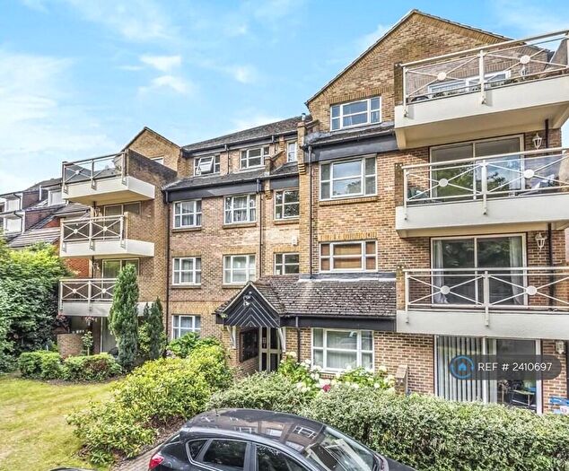 2 Bedroom Flat To Rent In Park Road, London, BR3