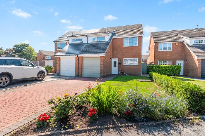 3 Bedroom Semi-Detached House For Sale In Anderson Close, Padgate, WA2